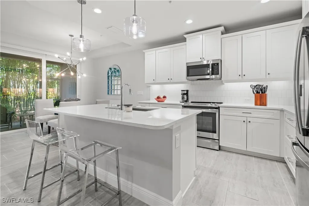 2560 Seychelles Drive Naples FL 34112