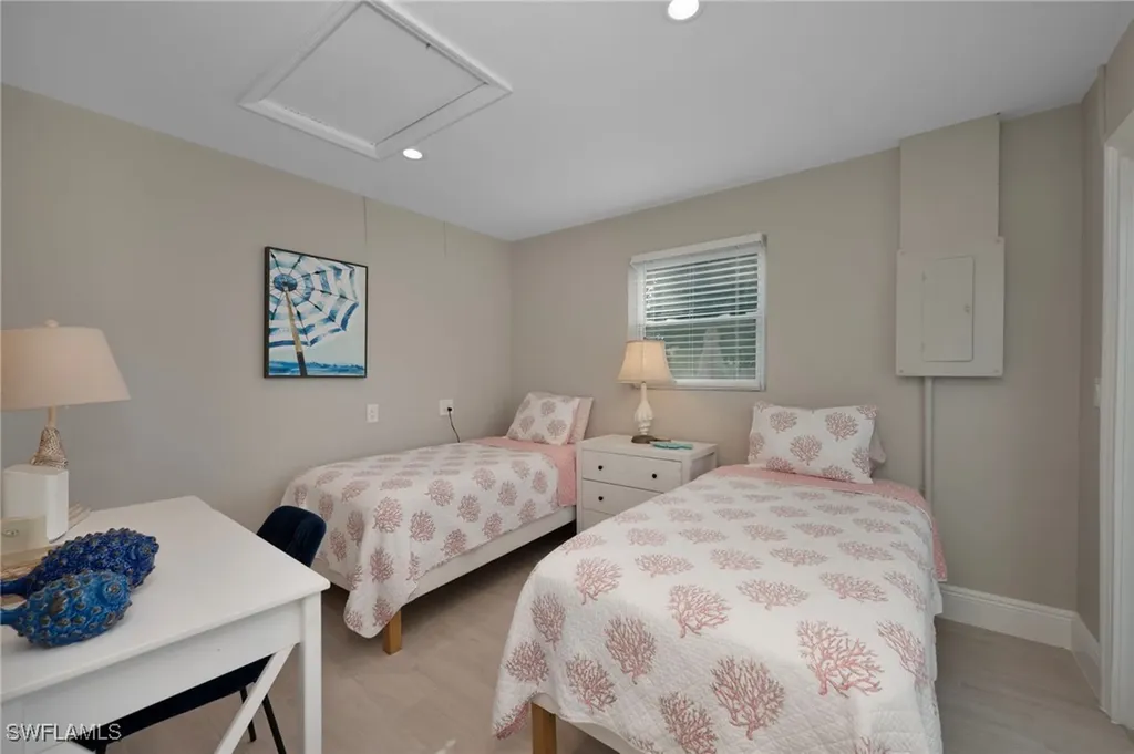 712 110th Avenue N Naples FL 34108
