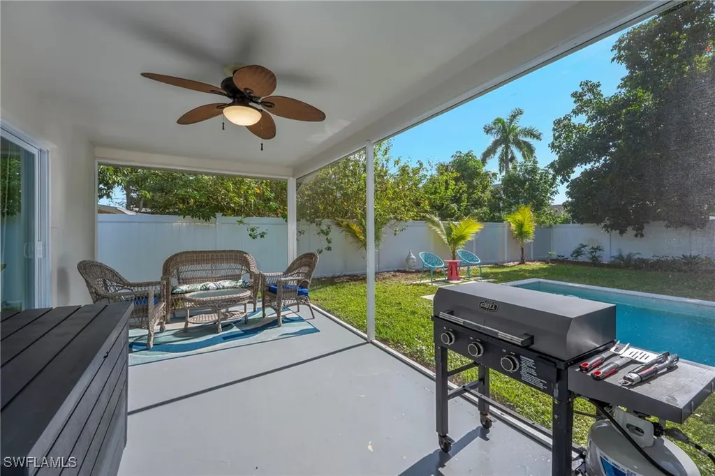 712 110th Avenue N Naples FL 34108