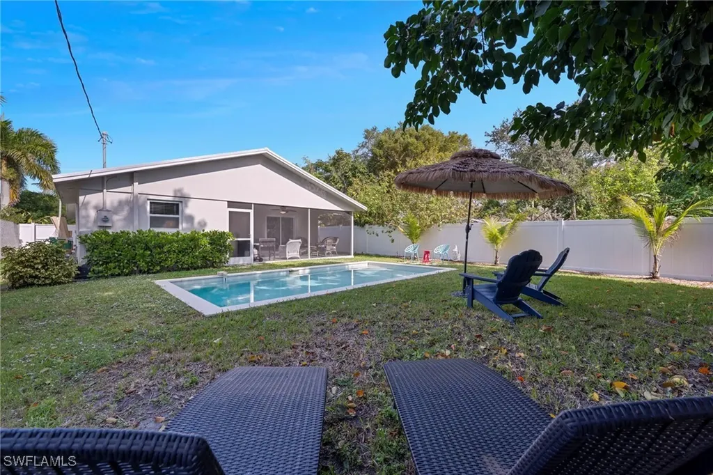 712 110th Avenue N Naples FL 34108