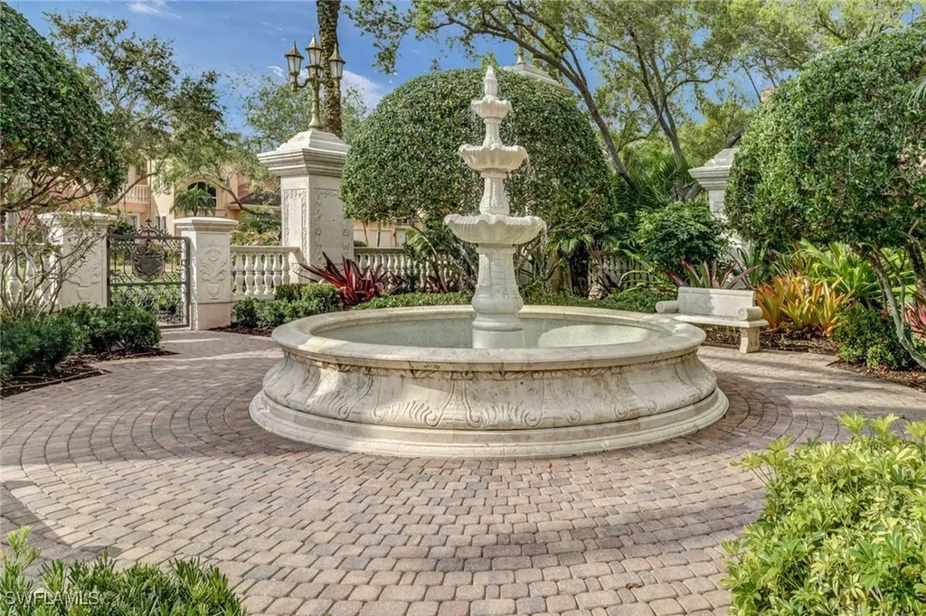 517 Avellino Isle Circle Naples FL 34119