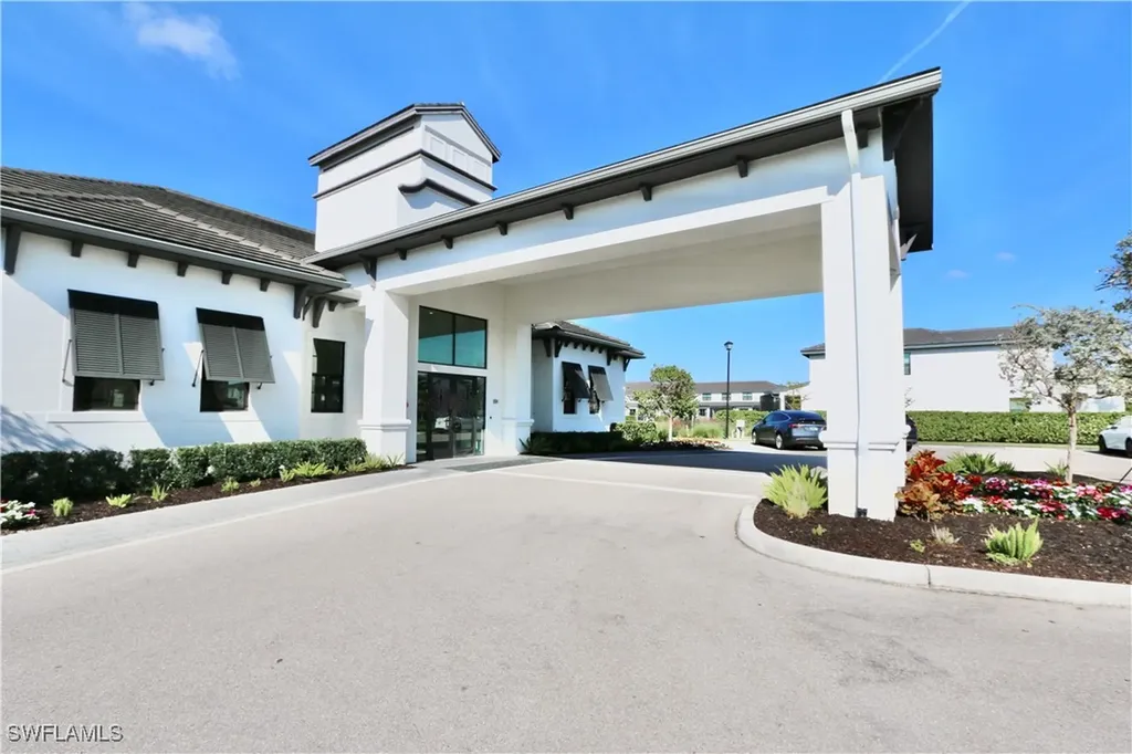 7352 Rockefeller Drive Naples FL 34119