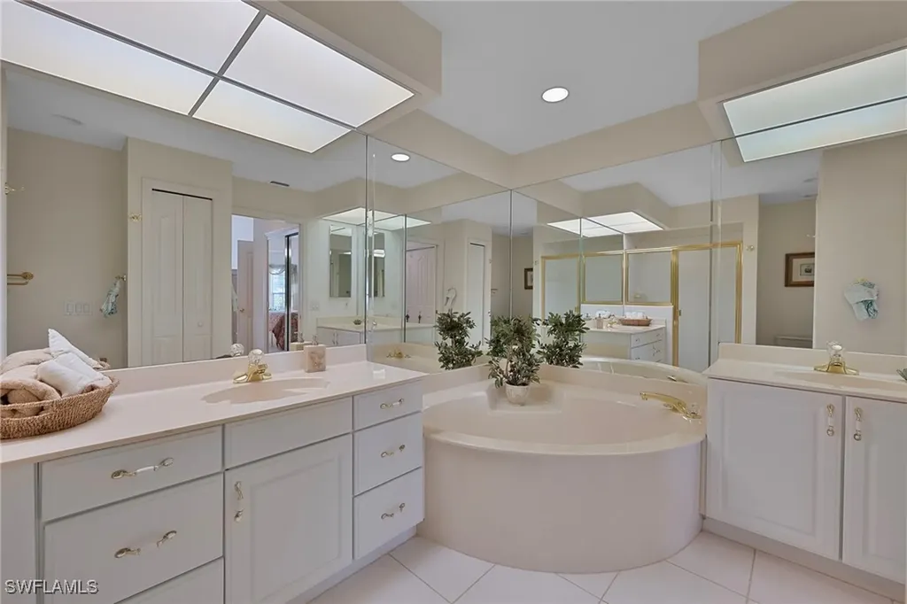 6085 Reserve Circle Naples FL 34119