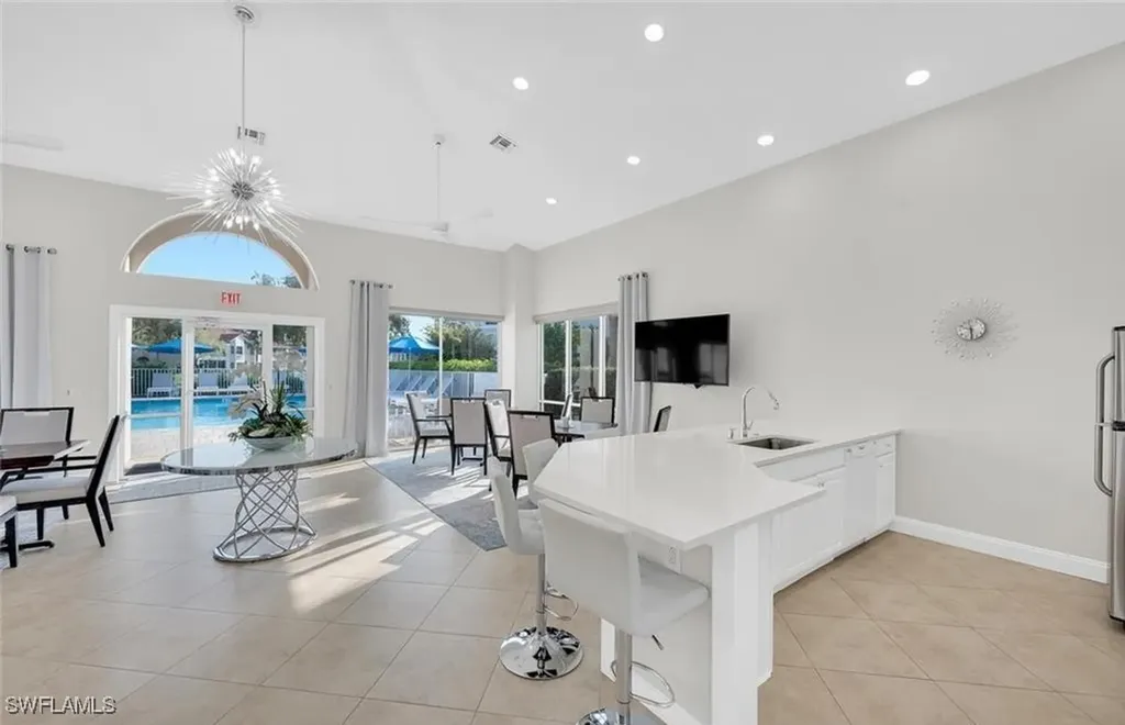 6085 Reserve Circle Naples FL 34119