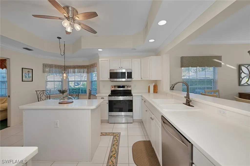 6085 Reserve Circle Naples FL 34119