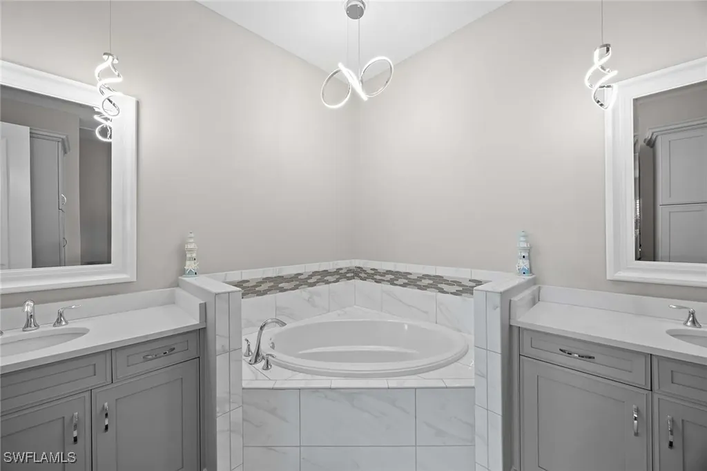 7781 Hawthorne Drive Naples FL 34113