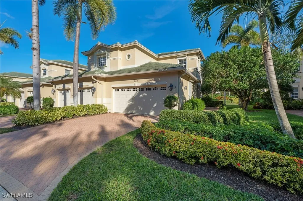 642 Vintage Reserve Circle Naples FL 34119
