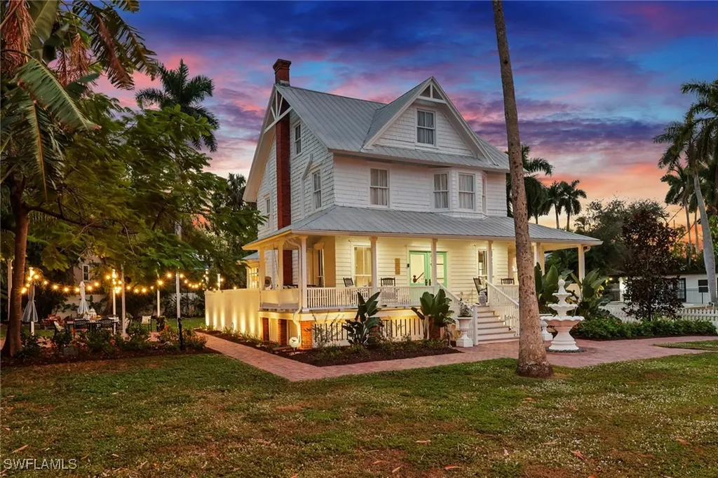 2582 1st Street Fort Myers FL 33901