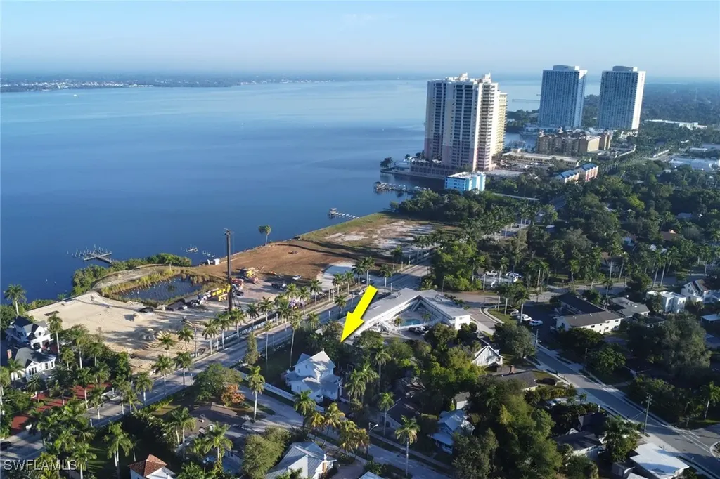 2582 1st Street Fort Myers FL 33901