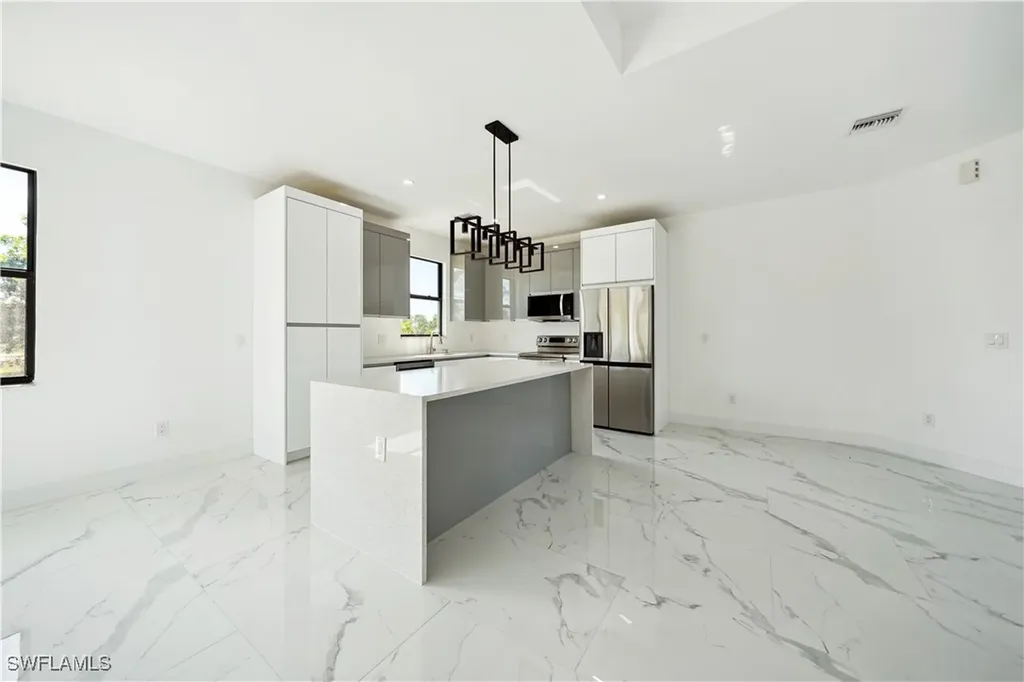 4309 NW 38th Avenue Cape Coral FL 33993