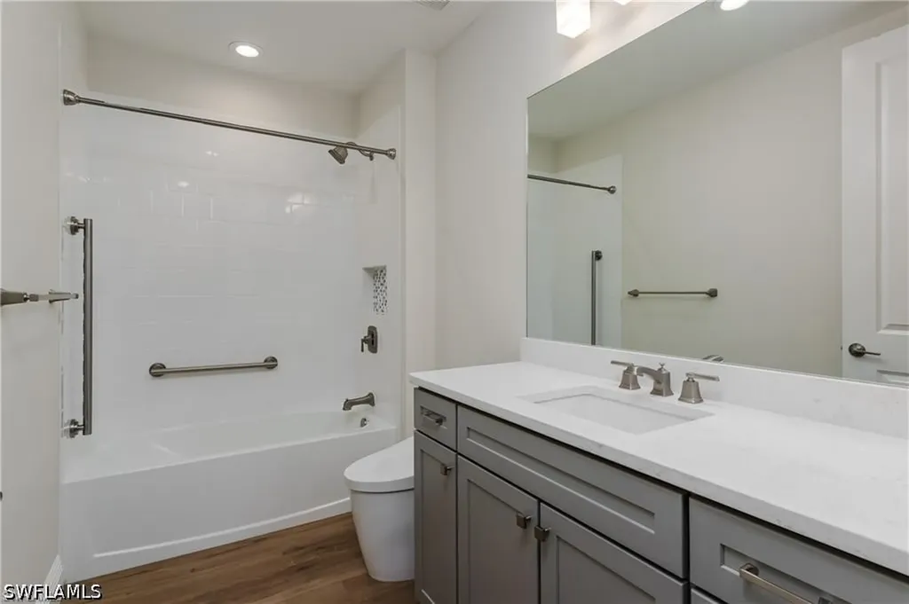 2640 Seychelles Circle Naples FL 34112