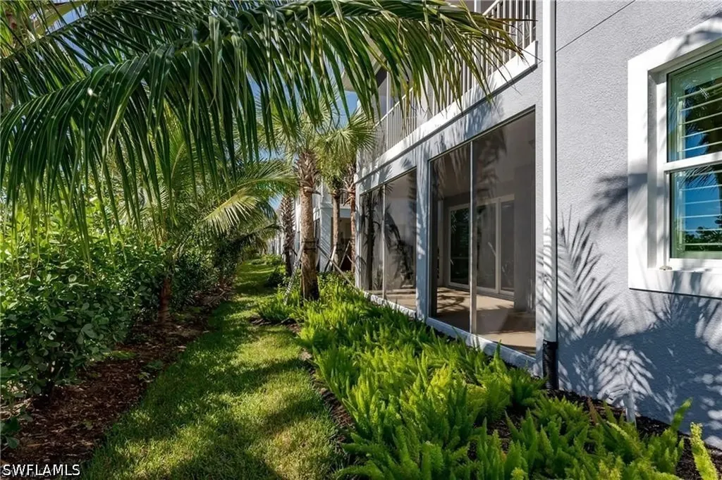 2640 Seychelles Circle Naples FL 34112