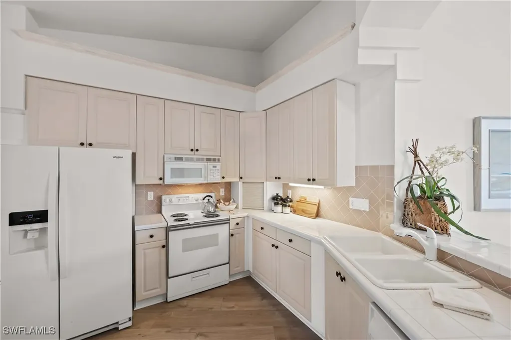 8415 Excalibur Circle Naples FL 34108