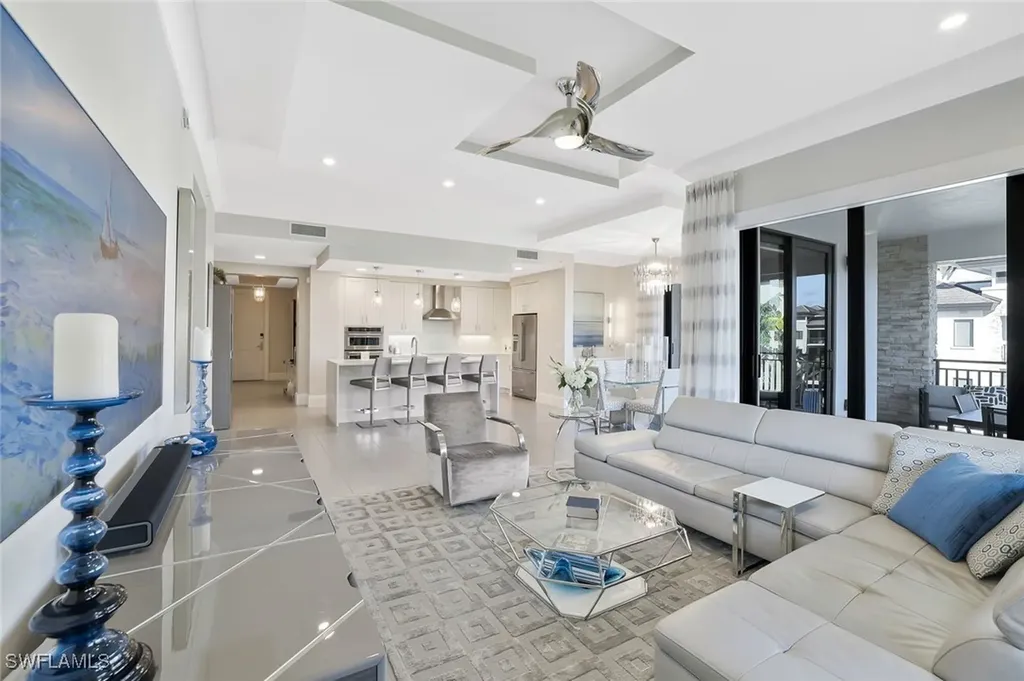 Naples FL, 1035 3RD Avenue S, Unit 402