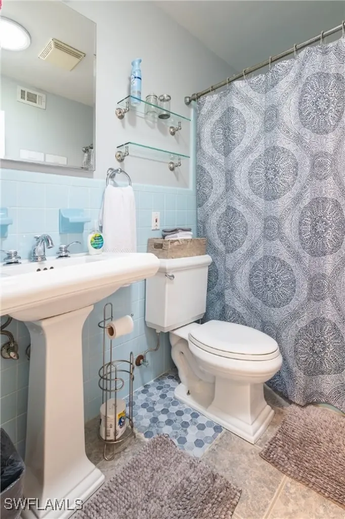 806 97th Avenue N Naples FL 34108