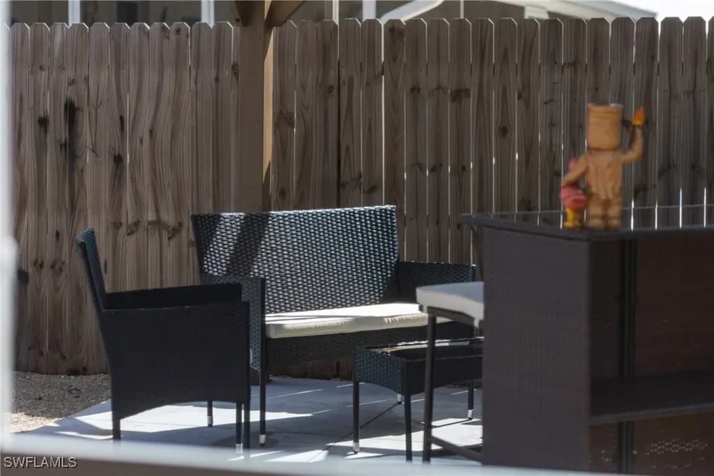 806 97th Avenue N Naples FL 34108