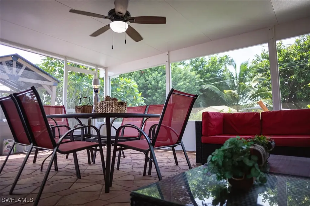 806 97th Avenue N Naples FL 34108