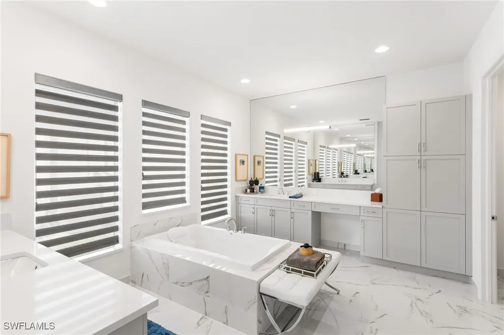12165 Eucalyptus Way Naples FL 34120