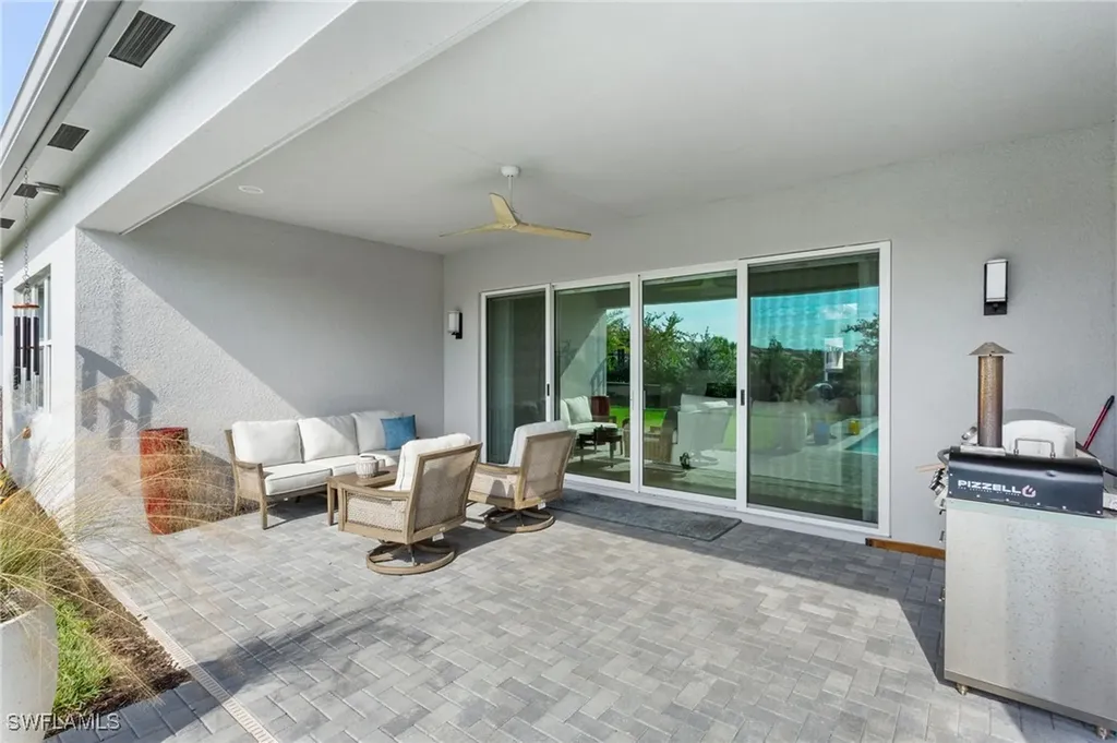 12165 Eucalyptus Way Naples FL 34120