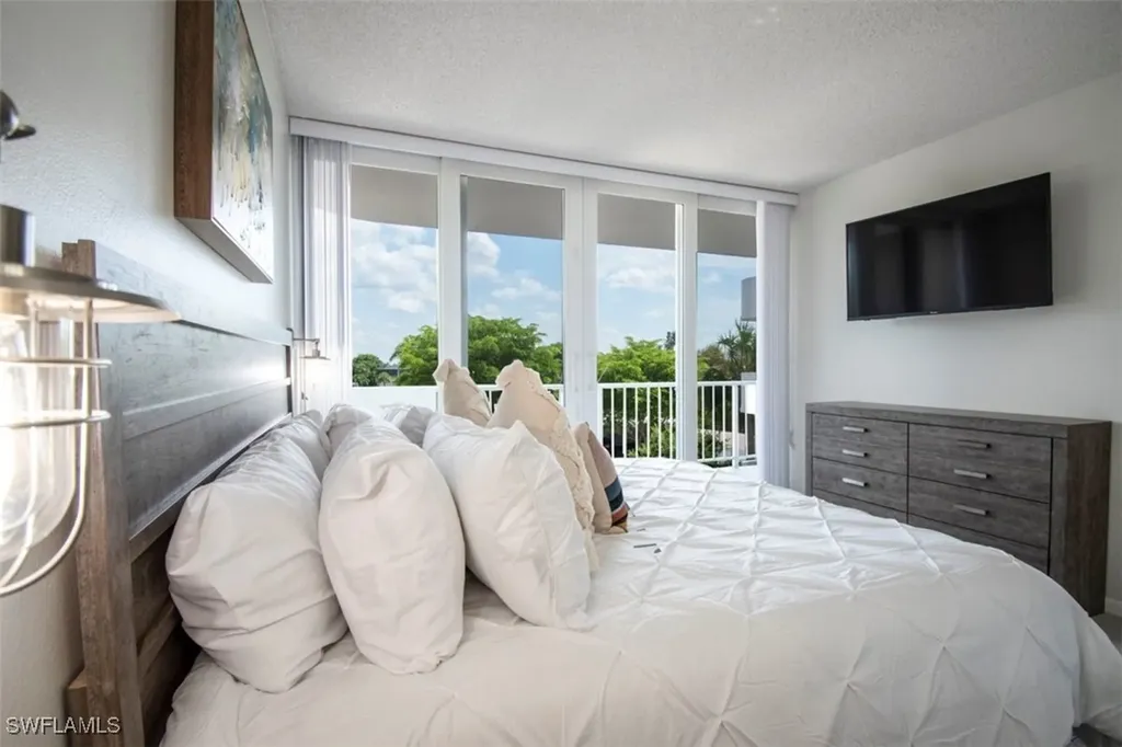 140 Seaview Court Marco Island FL 34145