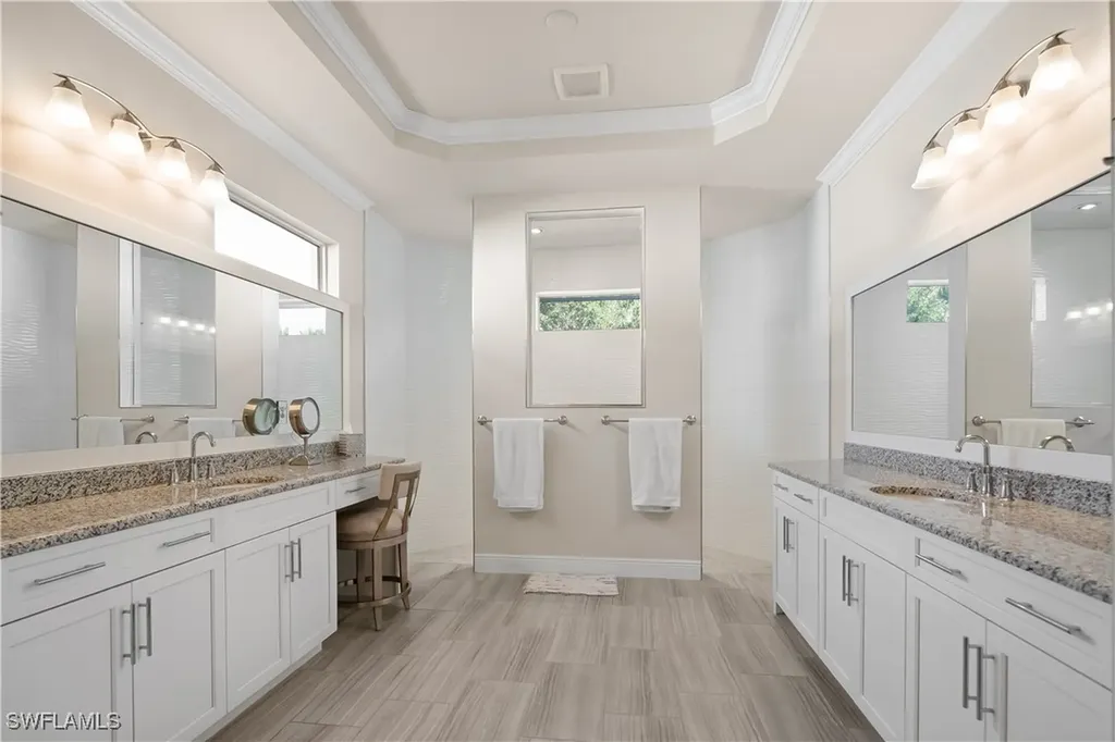 8999 Redonda Drive Naples FL 34114