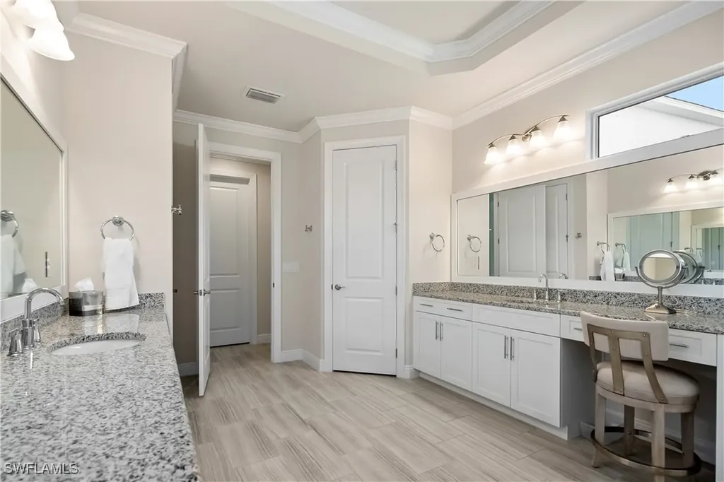 8999 Redonda Drive Naples FL 34114