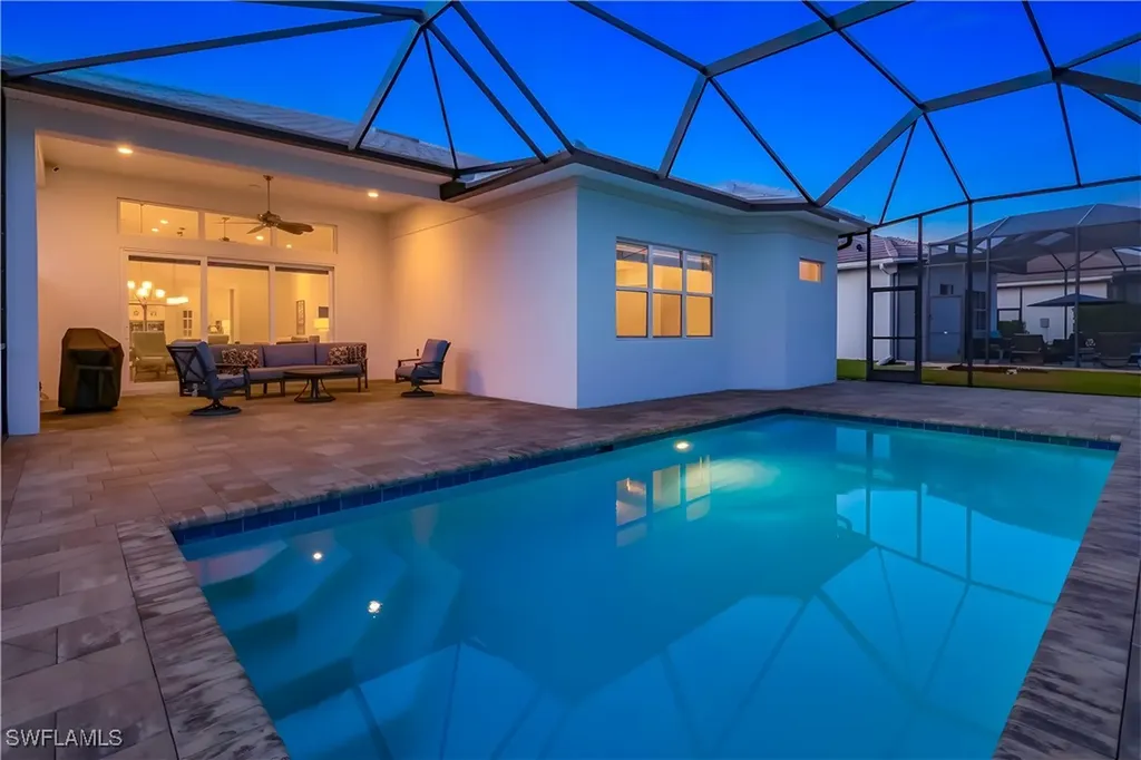 8999 Redonda Drive Naples FL 34114