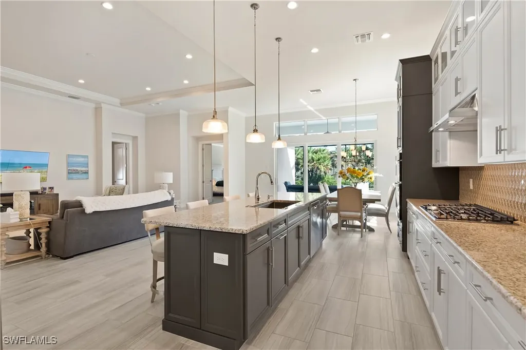 8999 Redonda Drive Naples FL 34114