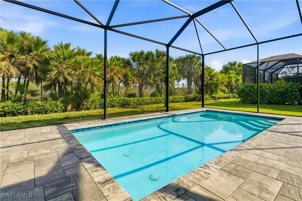 8999 Redonda Drive Naples FL 34114