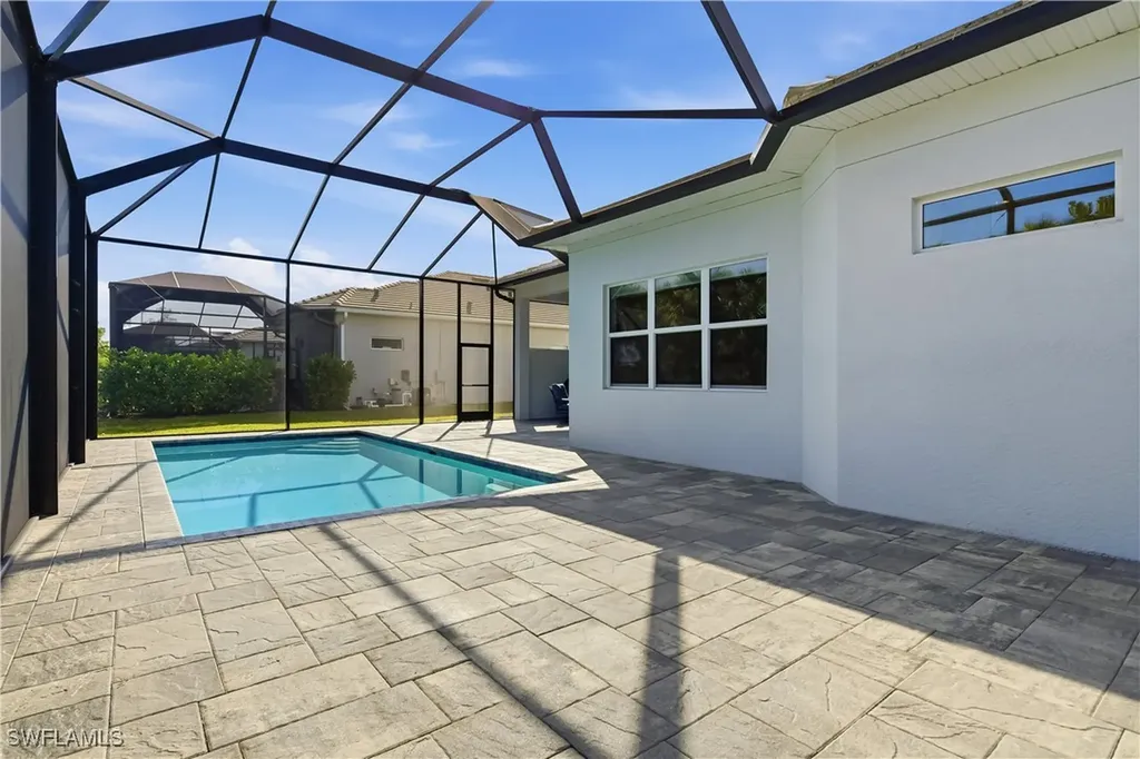 8999 Redonda Drive Naples FL 34114