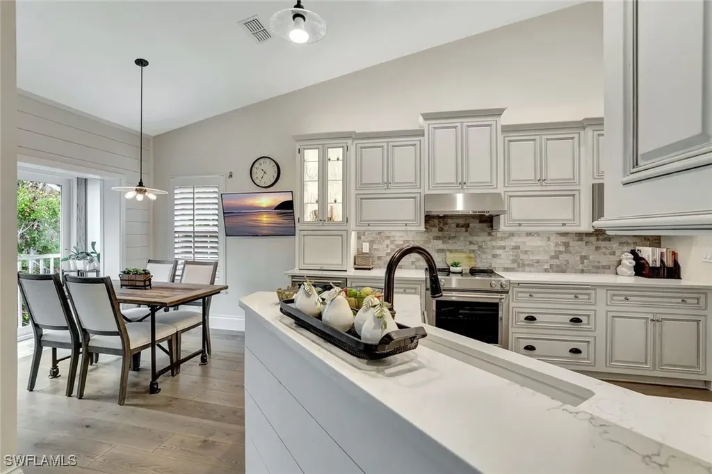 2540 Talon Court Naples FL 34105