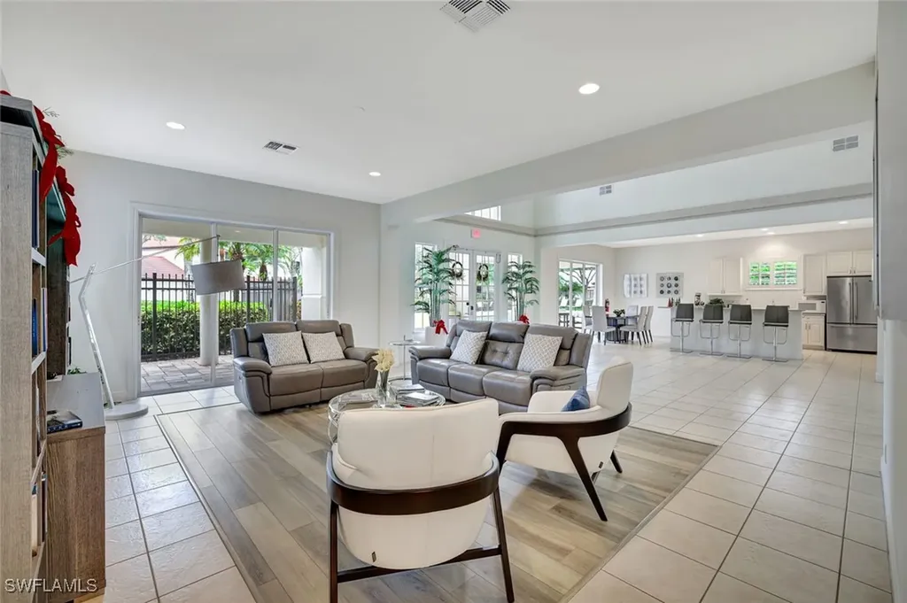 2540 Talon Court Naples FL 34105