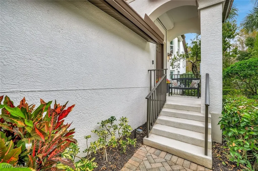2540 Talon Court Naples FL 34105