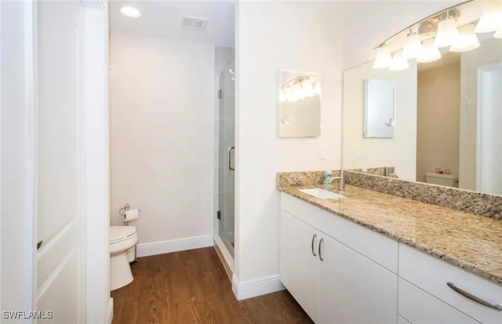 343 Dover Place Naples FL 34104