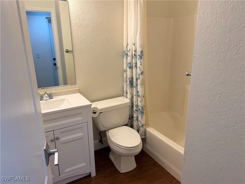 343 Dover Place Naples FL 34104