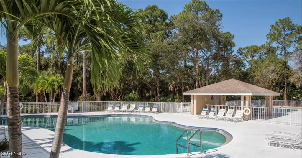 343 Dover Place Naples FL 34104