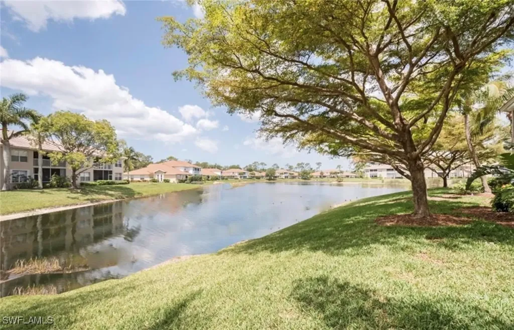 343 Dover Place Naples FL 34104