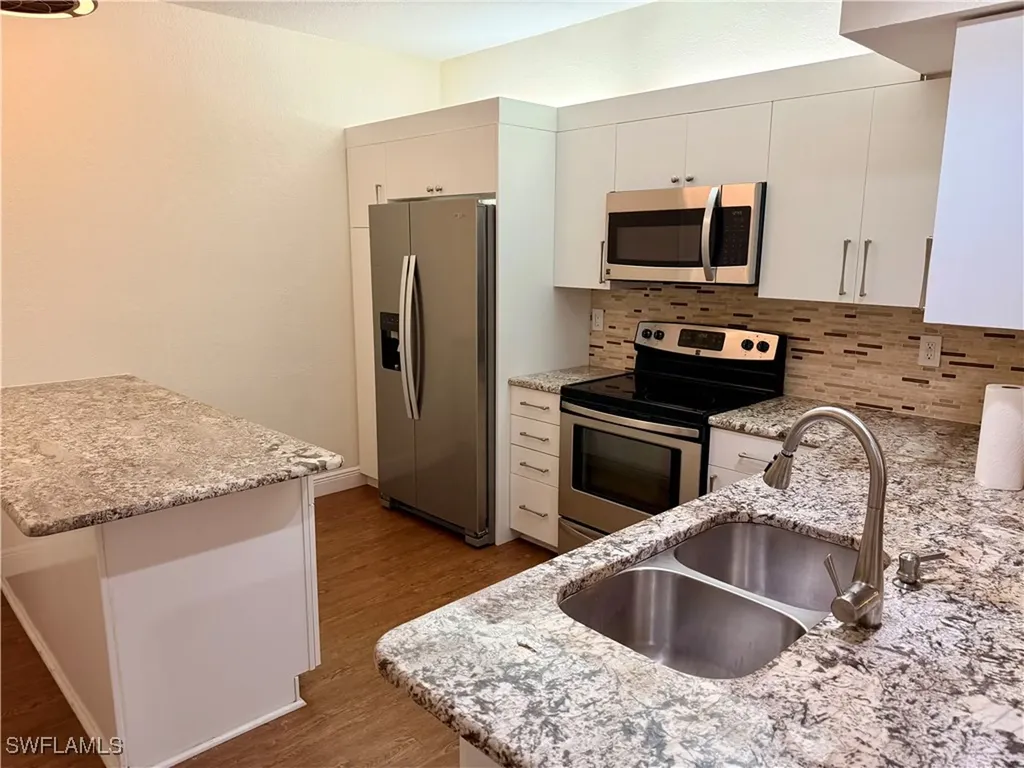 343 Dover Place Naples FL 34104