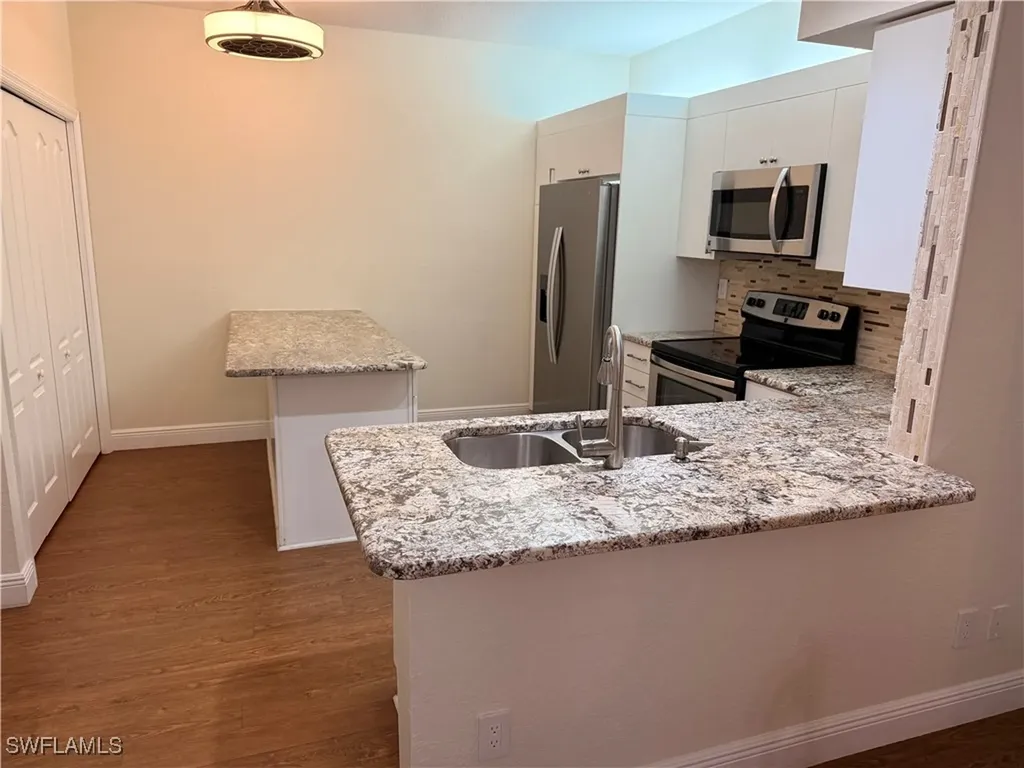 343 Dover Place Naples FL 34104