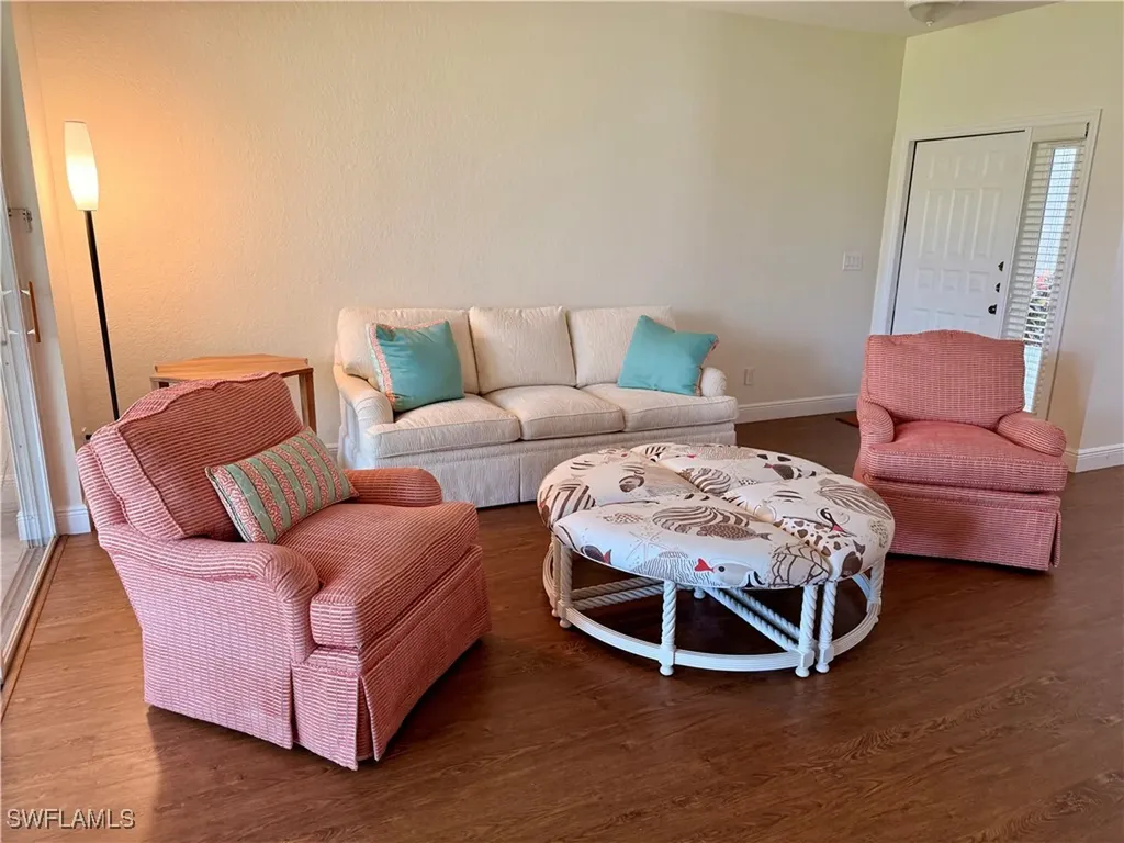 343 Dover Place Naples FL 34104