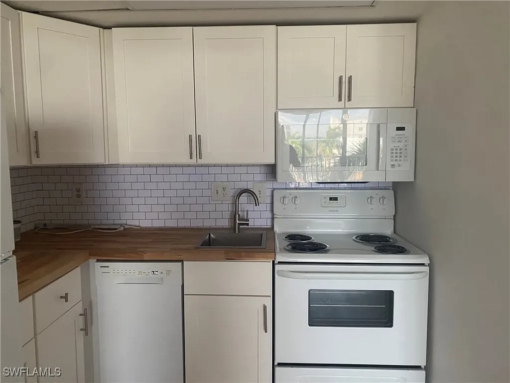 3 Bluebill Avenue Naples FL 34108