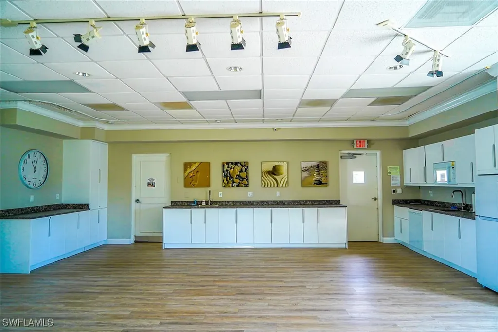 641 12th Avenue S Naples FL 34102