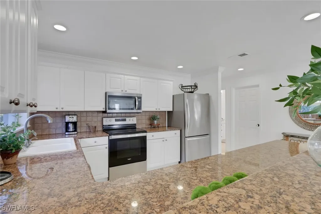 826 109th Avenue N Naples FL 34108