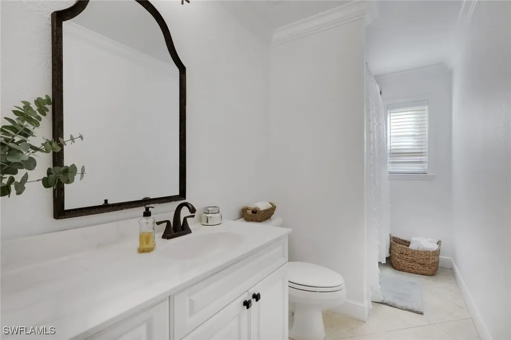 826 109th Avenue N Naples FL 34108