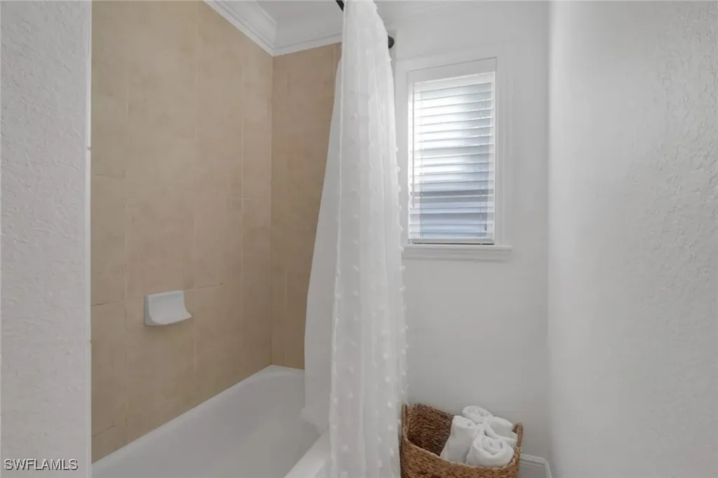 826 109th Avenue N Naples FL 34108