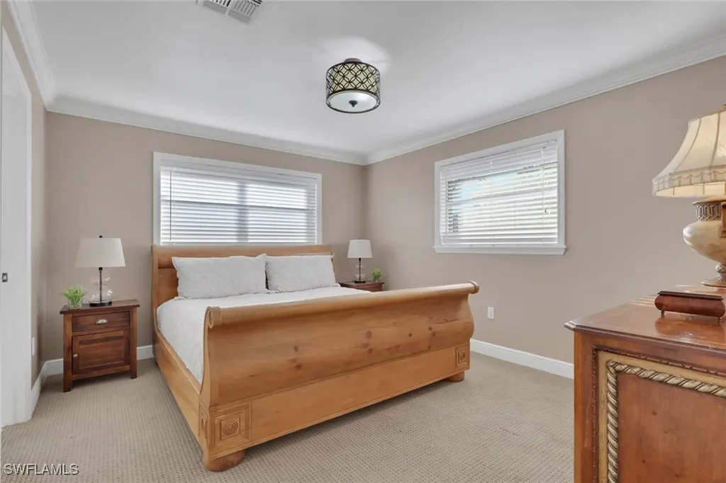 826 109th Avenue N Naples FL 34108