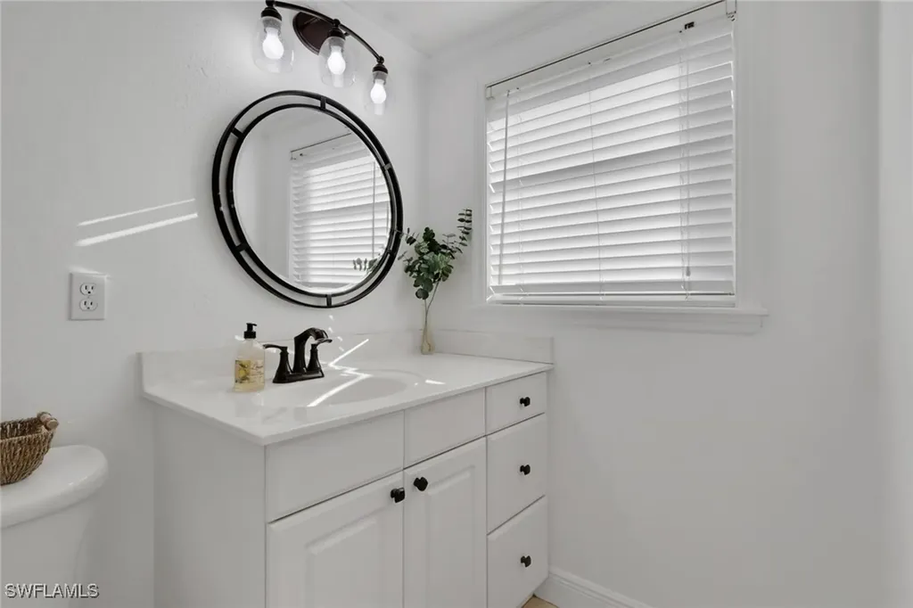 826 109th Avenue N Naples FL 34108