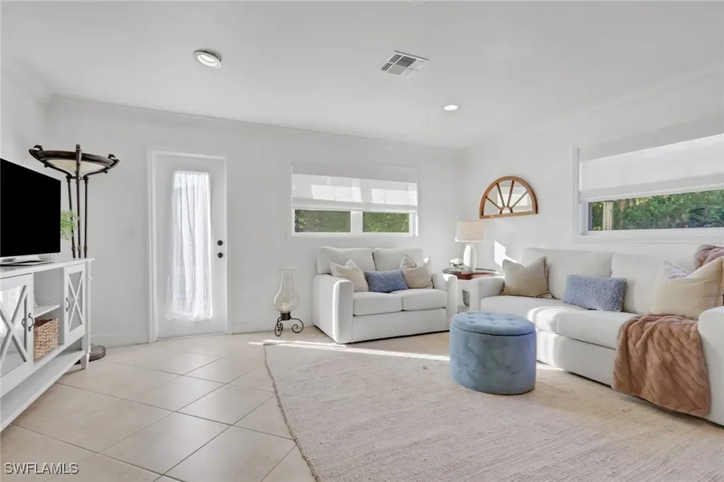 826 109th Avenue N Naples FL 34108