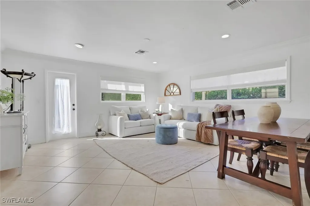 826 109th Avenue N Naples FL 34108