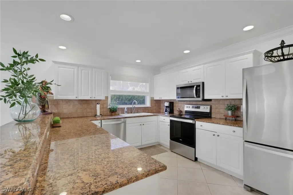 826 109th Avenue N Naples FL 34108